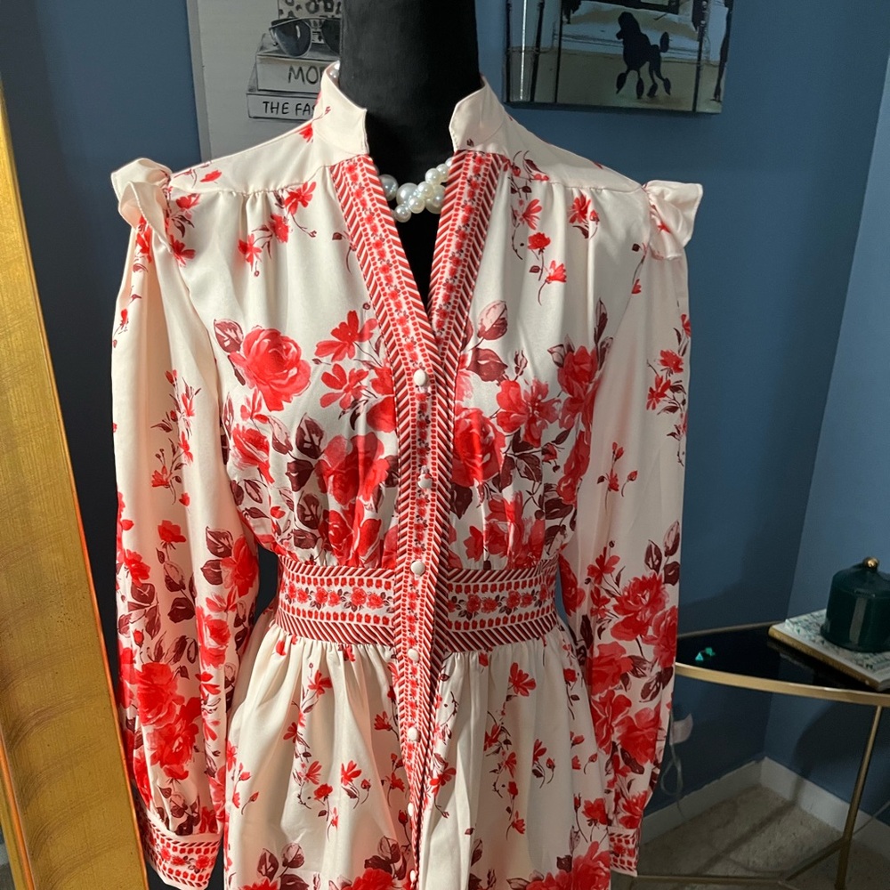 Cute long-sleeve dress!!